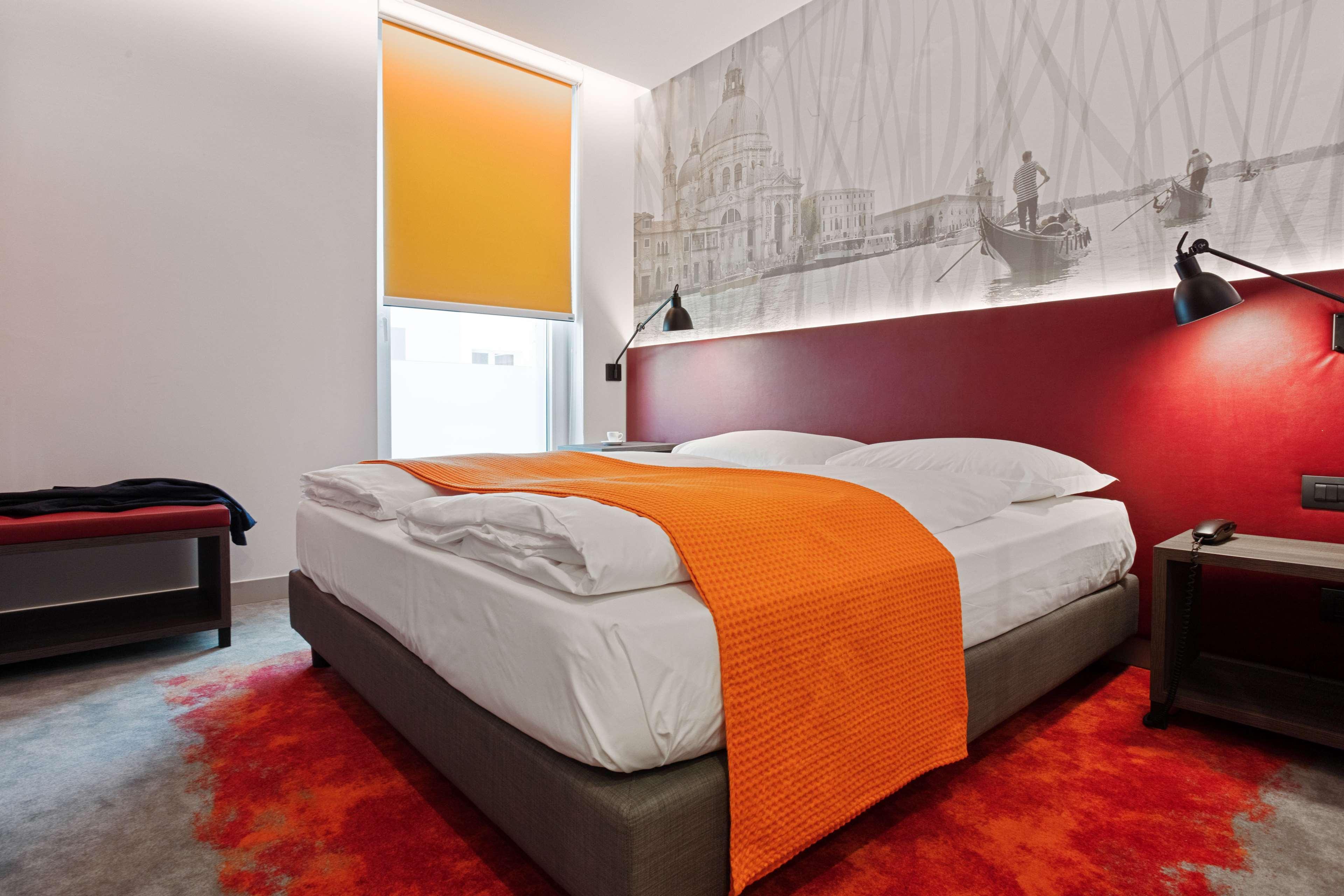 7 เดย์ พรีเมียม โฮเต็ล เวนิส - เมสเตร Hotel ภายนอก รูปภาพ